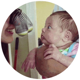 Figurinha 64 de 112 do pacote Figurinhas de Reações de Bebê 👶